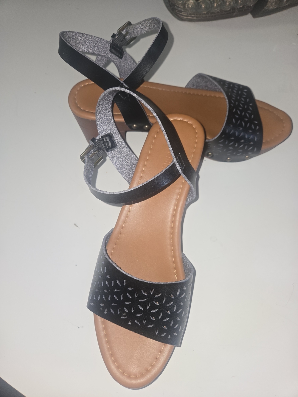 Cushionaire Shea Clog Womens Sandals. Size 9